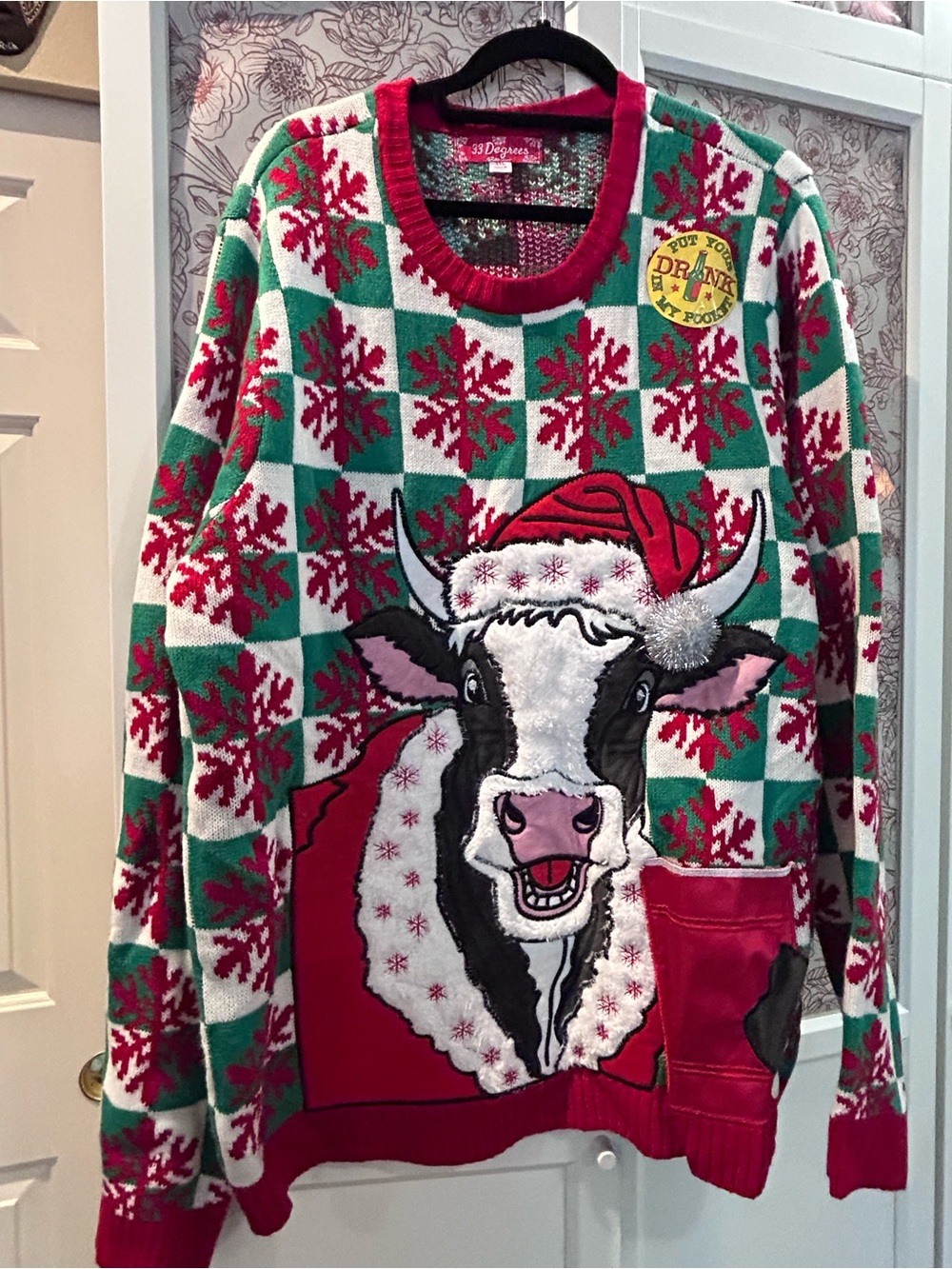 33 Degrees Men’s Red, Green & White Cow Holiday Crewneck Sweater